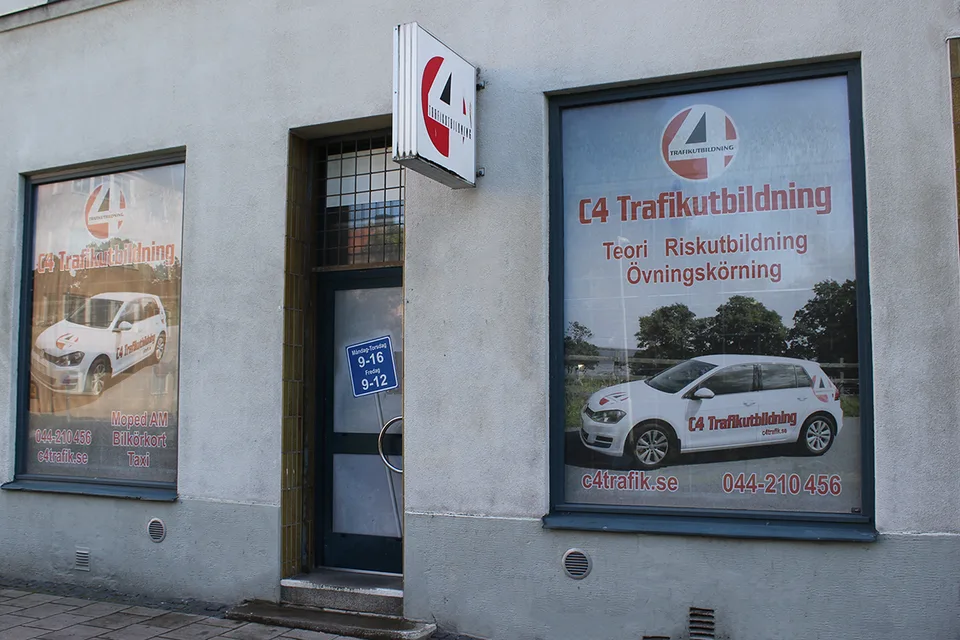 Entrén till C4 Trafikutbildning på Götgatan